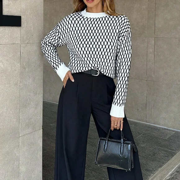 Black And White Casual Women's Geometric Pattern Pullover Sweater - Picture 8 of 8